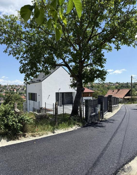 Casa individuala, 160 mp+ 873 mp teren, parcare, zona Feleacu