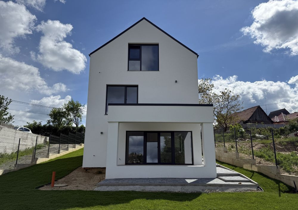 Casa individuala, 160 mp+ 873 mp teren, parcare, zona Feleacu