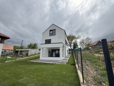 Casa individuala, 160 mp+ 873 mp teren, parcare, zona Feleacu
