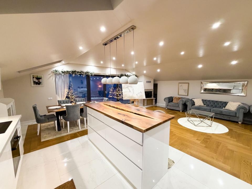 Casa individuala , 280 mp utili+ 1.000 mp de teren, FELEACU