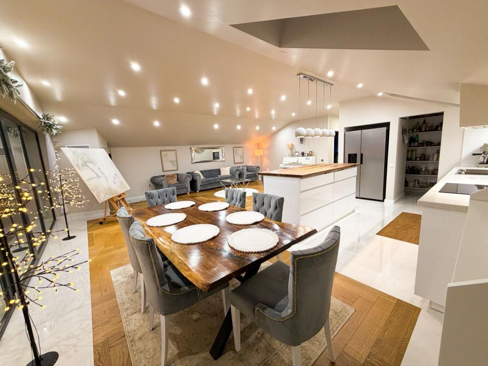 Casa individuala , 280 mp utili+ 1.000 mp de teren, FELEACU