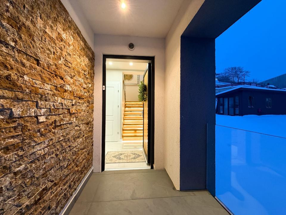 Casa individuala , 280 mp utili+ 1.000 mp de teren, FELEACU