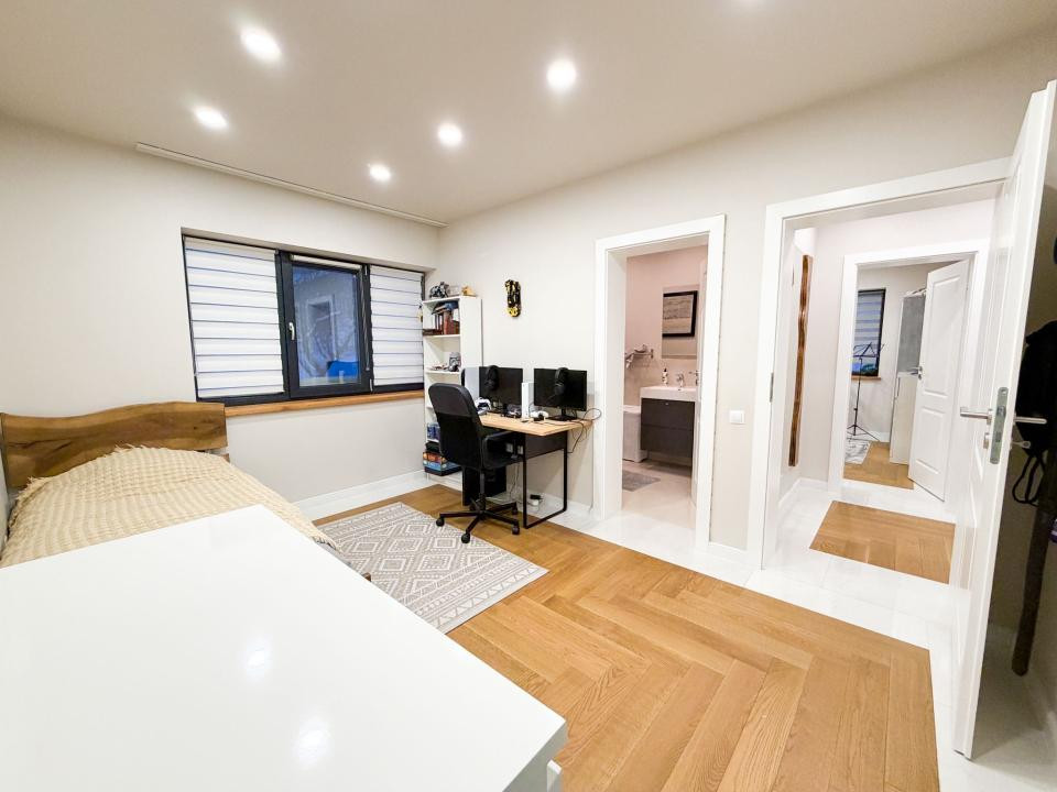 Casa individuala , 280 mp utili+ 1.000 mp de teren, FELEACU