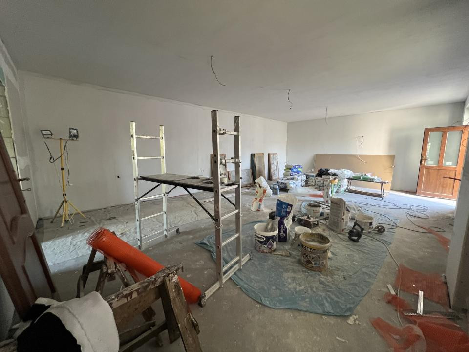 Casa idividuala de inchiriat , 240 mp utili, Tauti 