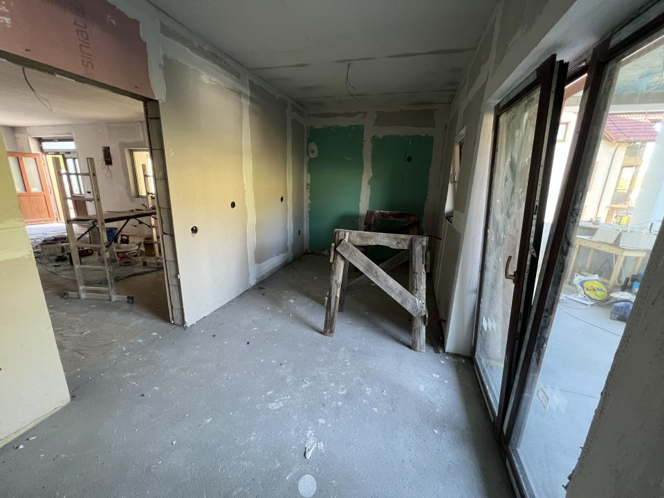 Casa idividuala de inchiriat , 240 mp utili, Tauti 