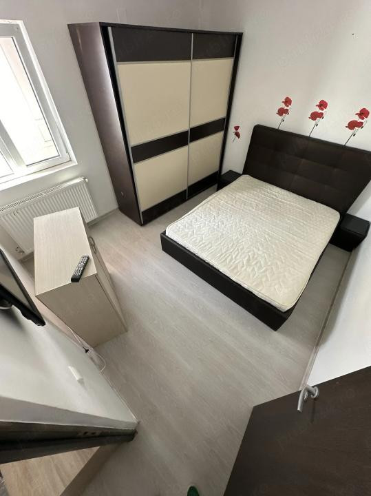 Apartament cu 2 camere, 39 mp, parcare, strada Stejarului