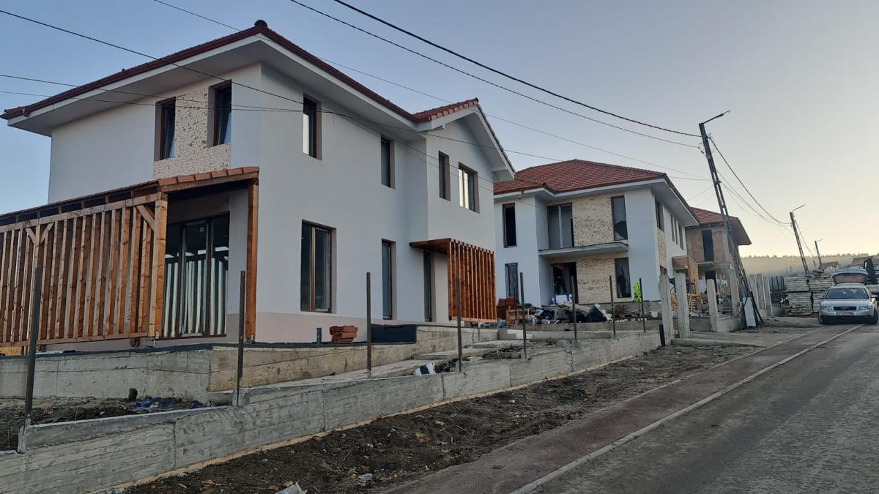 Casă individuală 120 mp utili, panoramă superbă, grădină 702 mp, Chinteni