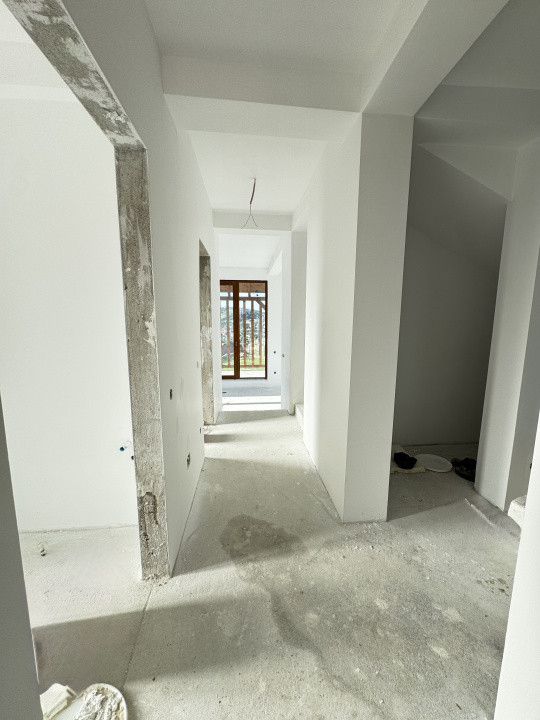 Casă individuală, 4 camere, 120 mp utili, teren liber 702 mp, Chinteni