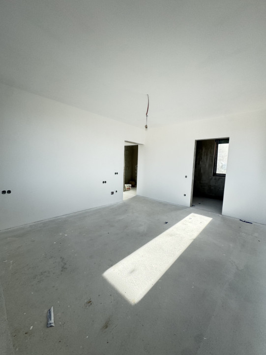 Casă individuală, 4 camere, 120 mp utili, teren liber 702 mp, Chinteni