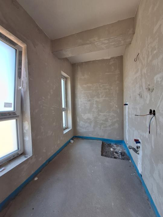 Duplex semifinisat, garaj, zona Tauti