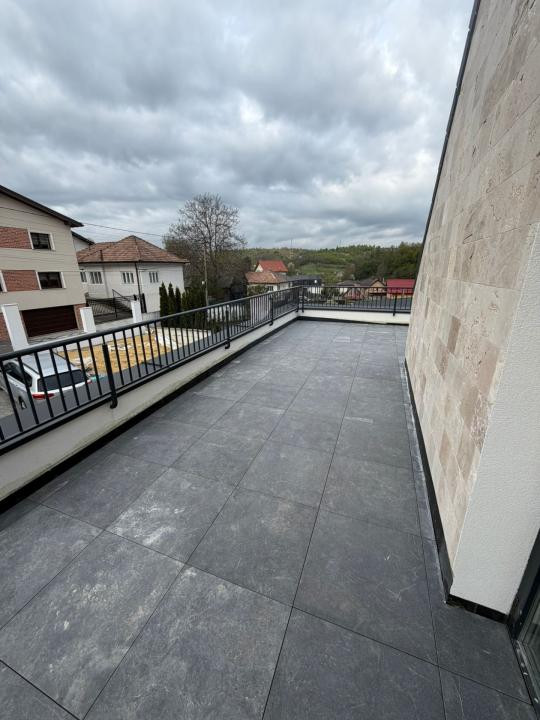 Casa individuala, 6 camere, 200mp, teren 800mp, zona Feleacu