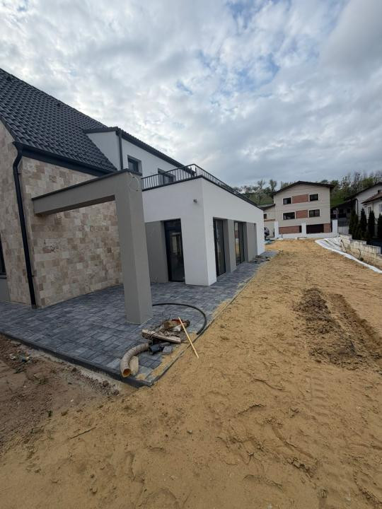 Casa individuala, 6 camere, 200mp, teren 800mp, zona Feleacu