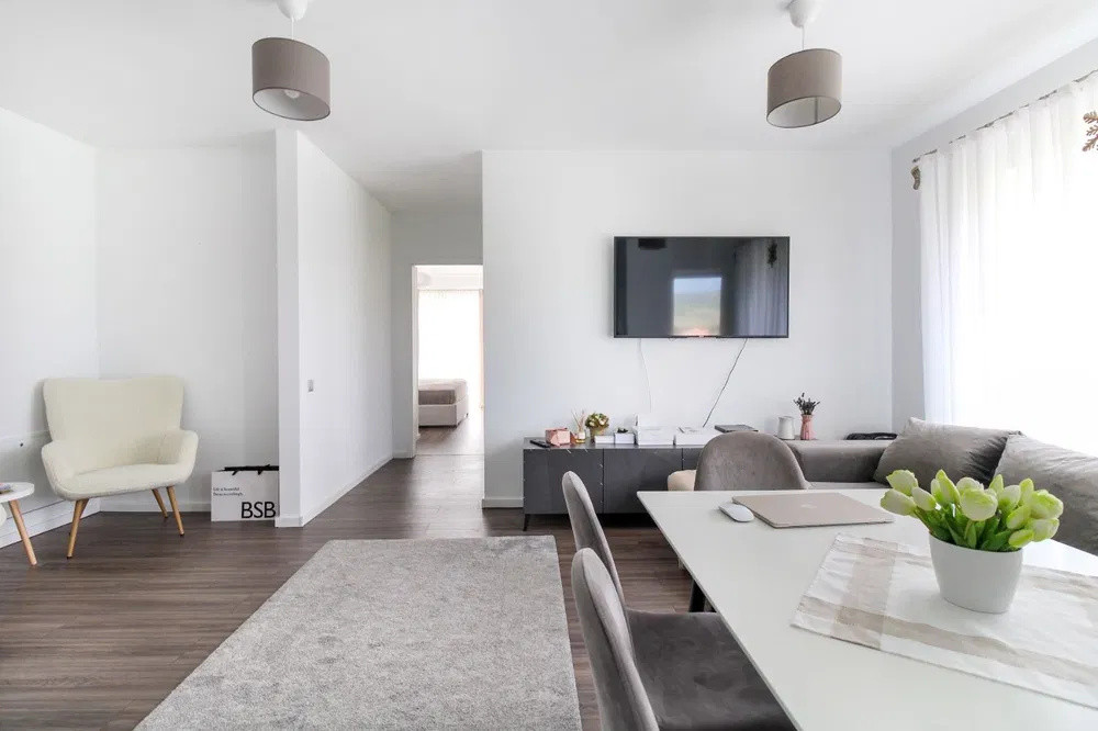 Apartament cu 3 camere, 2 bai, 2 balcoane, zona Dumitru Mocanu