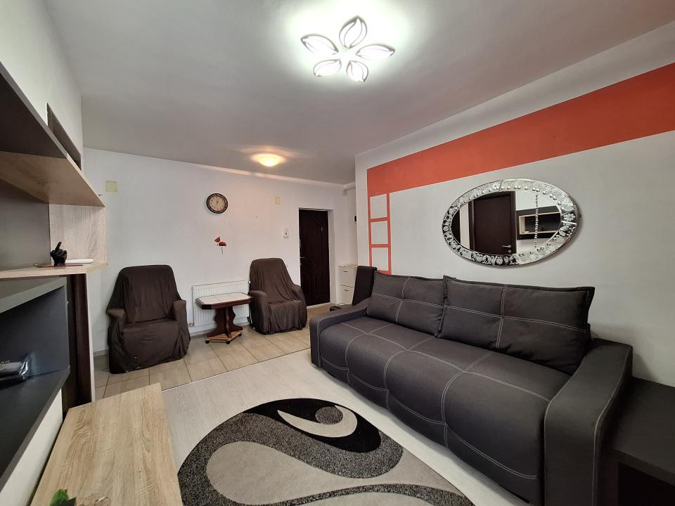 Apartament cu 2 camere, 39 mp, parcare, strada Stejarului