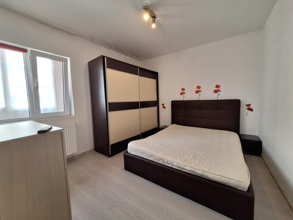 Apartament cu 2 camere, 39 mp, parcare, strada Stejarului
