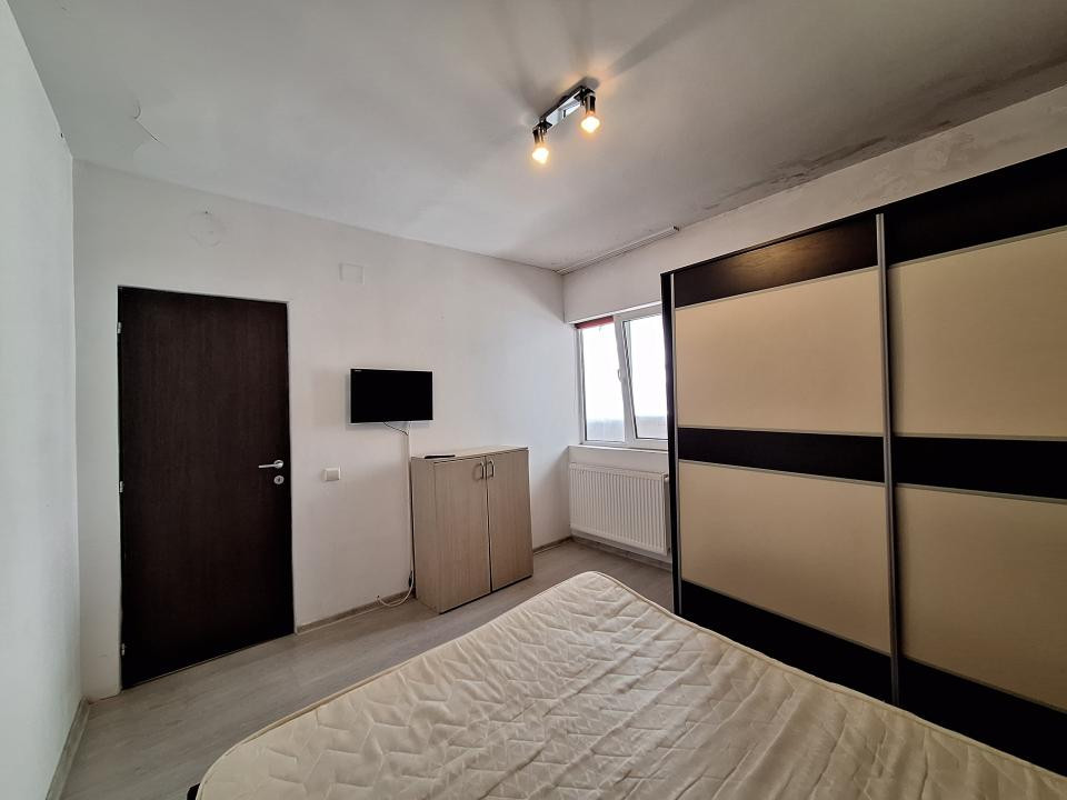 Apartament cu 2 camere, 39 mp, parcare, strada Stejarului