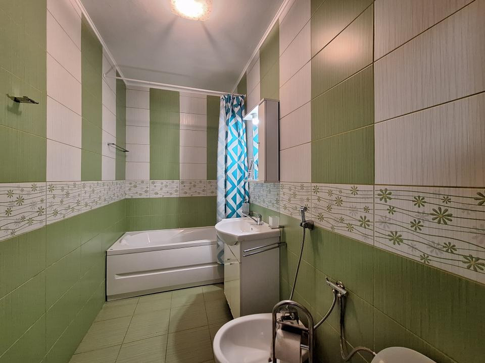 Apartament cu 2 camere, 39 mp, parcare, strada Stejarului