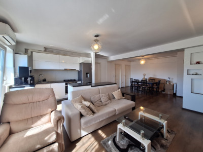 Apartament cu 2 camere, 64 mp, balcon, zona Muzeul Apei