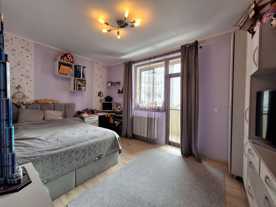 Apartament cu 3 camere, 74 mp, parcare, zona Eroilor