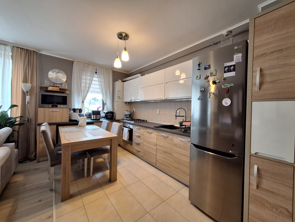 Apartament cu 3 camere, 74 mp, parcare, zona Eroilor