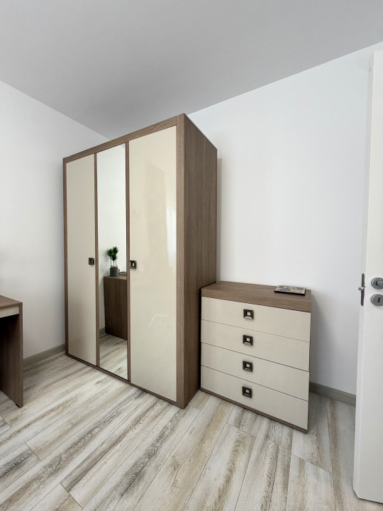 Apartament de 53 mp utili,parcare  , etaj 1,bloc nou, zona Eroilor