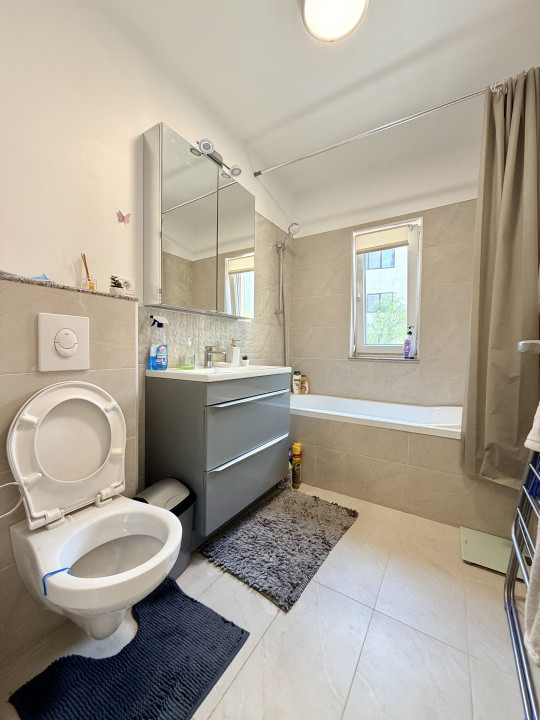 Apartament de 53 mp utili,parcare  , etaj 1,bloc nou, zona Eroilor