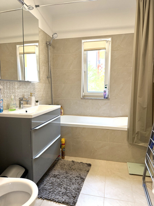 Apartament de 53 mp utili,parcare  , etaj 1,bloc nou, zona Eroilor