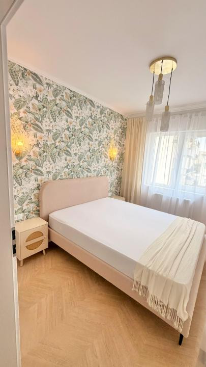 Apartament cu 3 camere la cheie,bloc nou, etaj intermediar,zona Terra