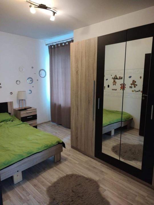 Apartament cu 2 camere,etaj intermediar, zona Atelierul de Pizza