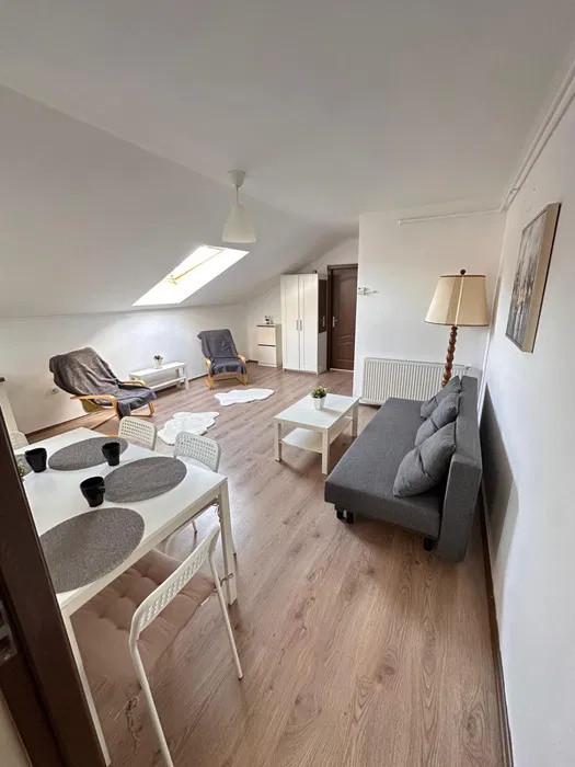Apartament cu 2 camere, 56 mp, parcare, zona Florilor