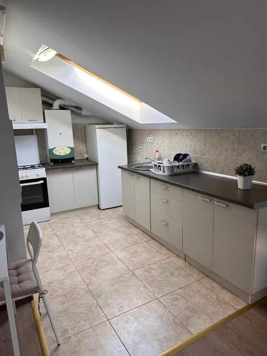 Apartament cu 2 camere, 56 mp, parcare, zona Florilor