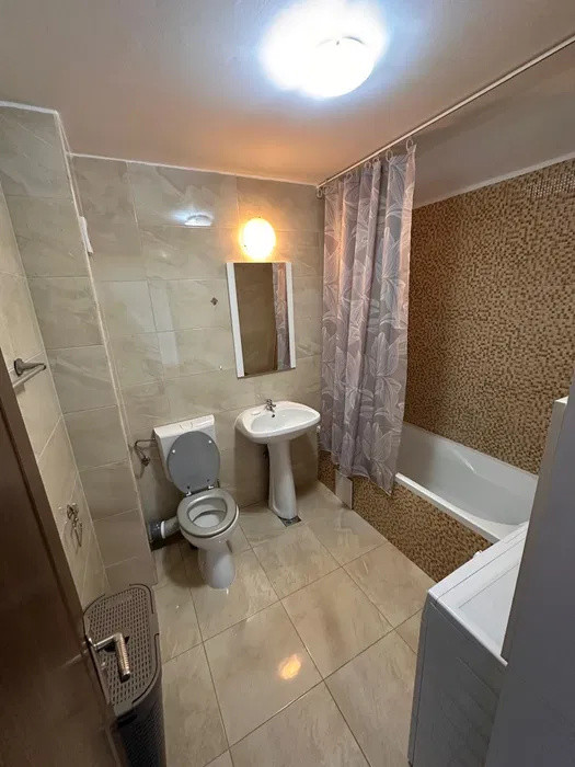 Apartament cu 2 camere, 56 mp, parcare, zona Florilor