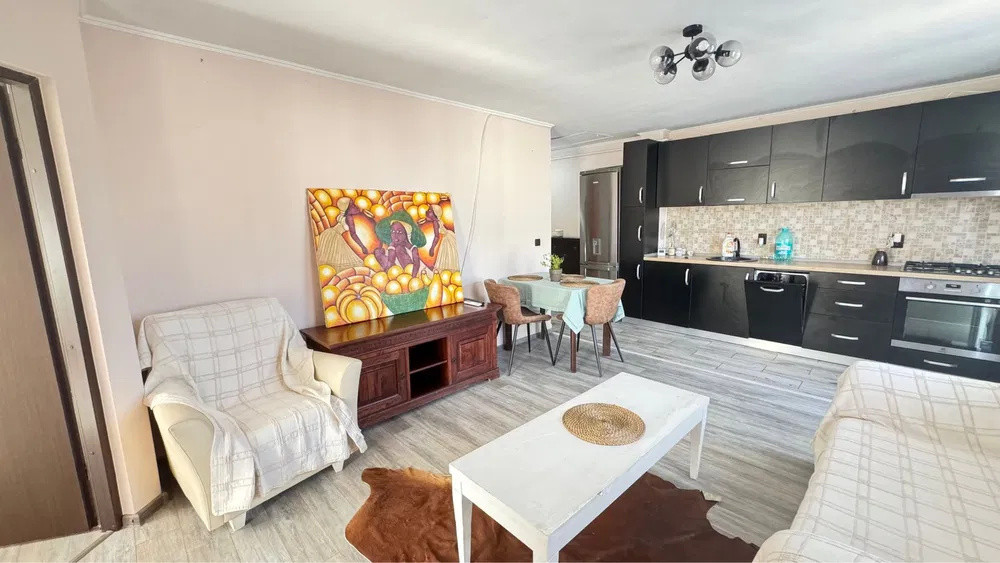 Apartament cu 3 camere, 2 parcari, zona Terra