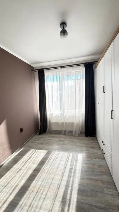 Apartament cu 3 camere, 2 parcari, zona Terra