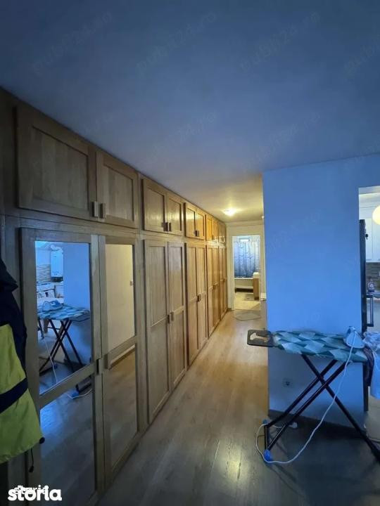 Apartament cu 3 camere, 67 mp, balcon, zona Terra