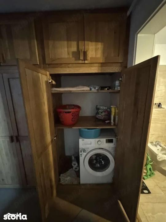 Apartament cu 3 camere, 67 mp, balcon, zona Terra