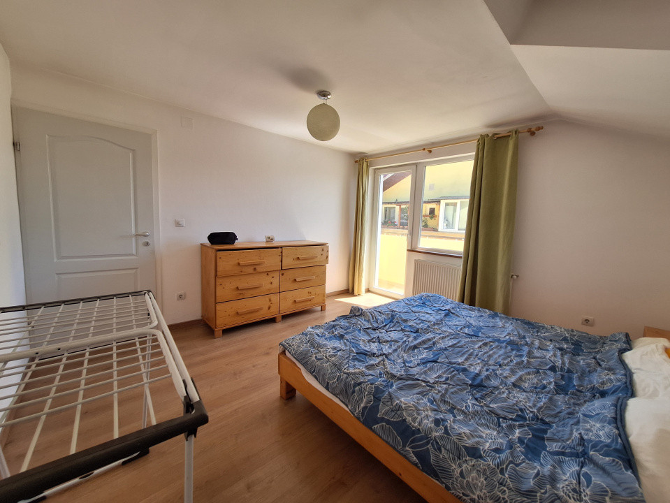 Apartament cu 3 camere, 67 mp, balcon, zona Terra