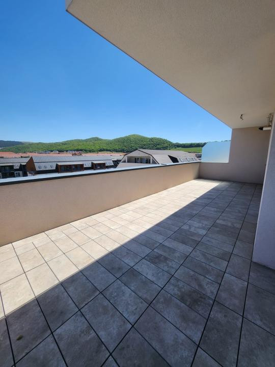 Apartament tip Penthouse, 3 camere, 81 mp, terasa 100 mp, Zona Cetatii