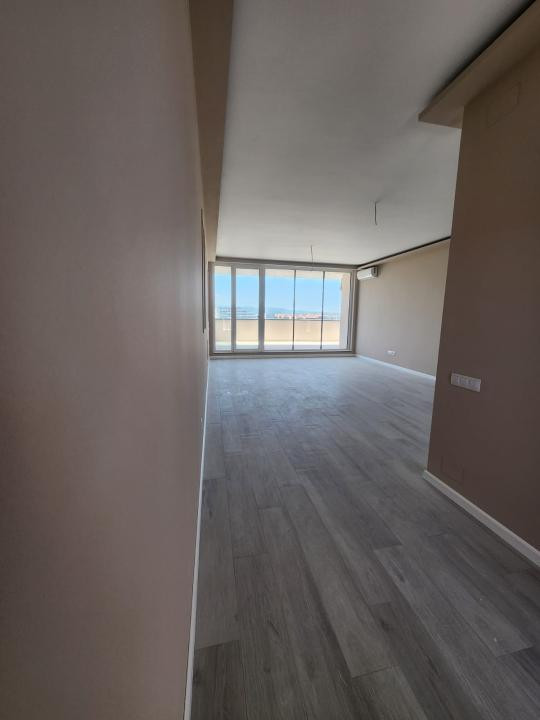 Apartament tip Penthouse, 3 camere, 81 mp, terasa 100 mp, Zona Cetatii