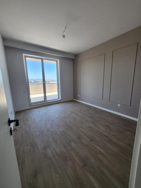 Apartament tip Penthouse, 3 camere, 81 mp, terasa 100 mp, Zona Cetatii
