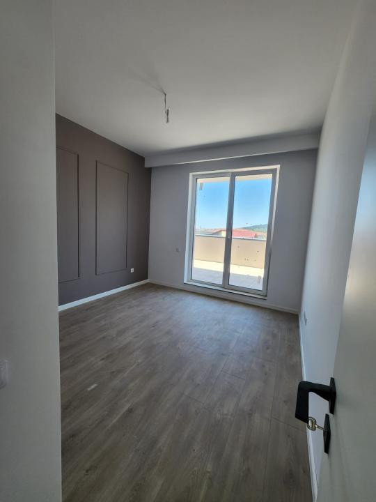 Apartament tip Penthouse, 3 camere, 81 mp, terasa 100 mp, Zona Cetatii