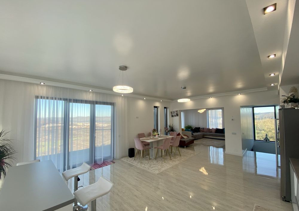 Casa idividuala , 160 mp utili + teren de 950 mp , Tauti