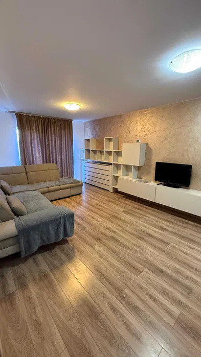 Apartament cu 2 camere, 56 mp, balcon, zona Terra