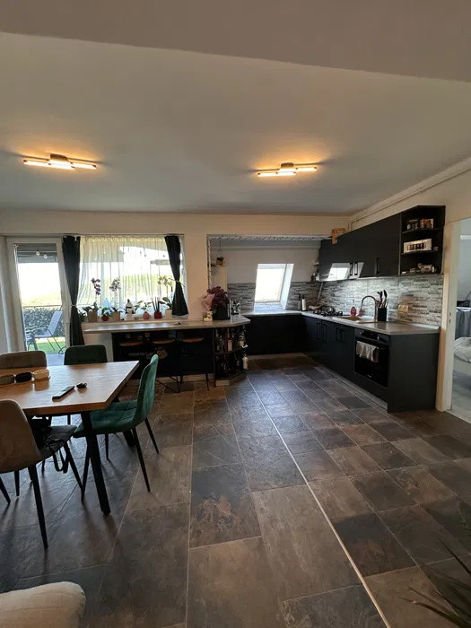 Apartament finisat modern, 56 mp, strada Razoare