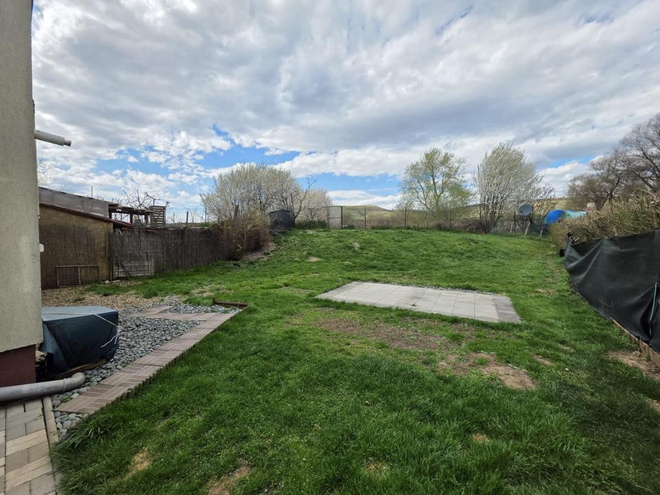 Duplex de inchiriat,110 mo utili ,350 m teren ,zona Muzeul Apei