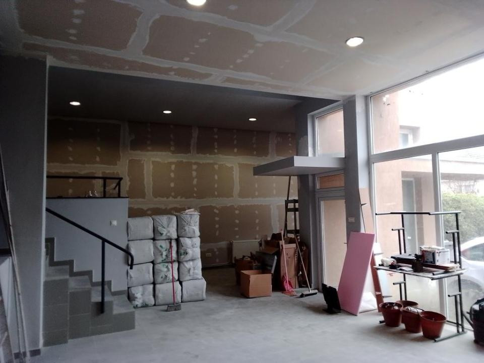 Spatiu comercial de inchiriat, 160mp, zona Campului 