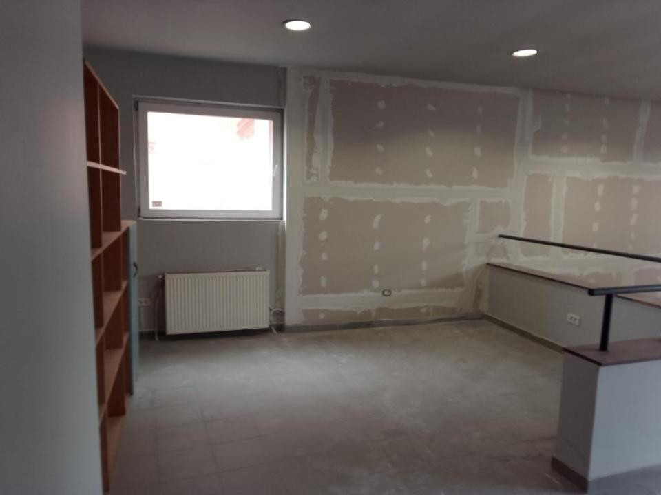 Spatiu comercial de inchiriat, 160mp, zona Campului 