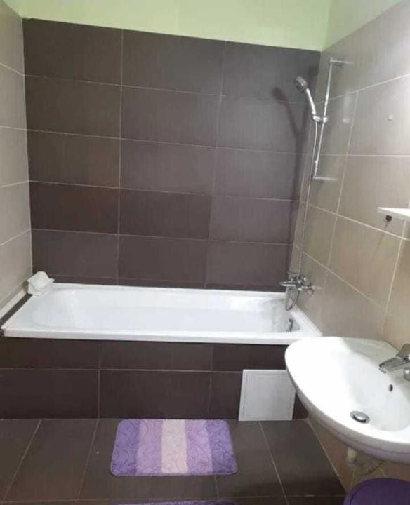 Apartament 1 camera, etaj intermediar, balcon, zona Calea Floresti