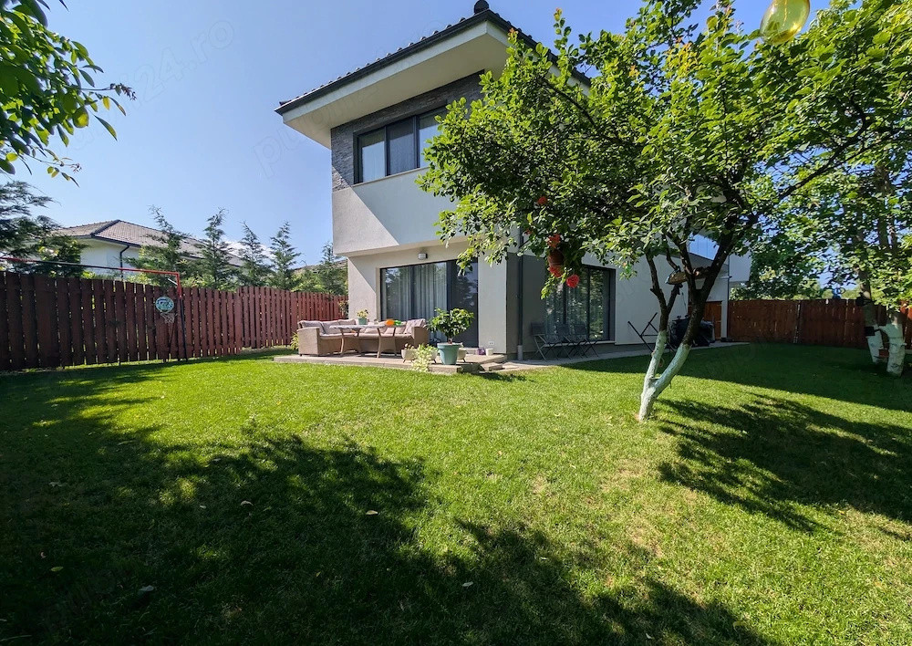 Duplex la cheie cu 4 camere, 137 mp plus 258 mp teren, parcare, zona Macesului