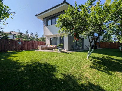 Duplex la cheie cu 4 camere, 137 mp plus 258 mp teren, parcare, zona Macesului